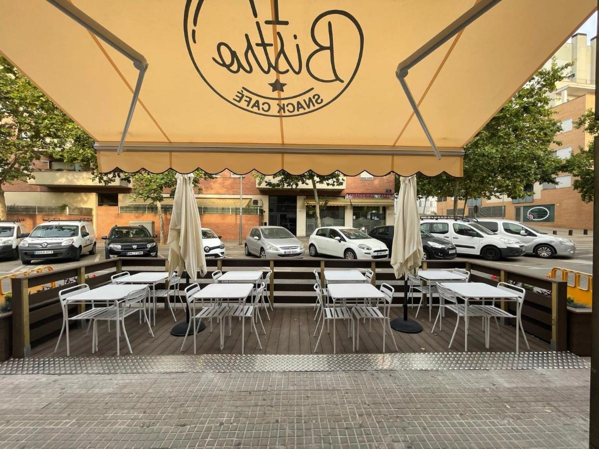 Hostal Restaurante Avenida De Madrid Тарраса Екстер'єр фото