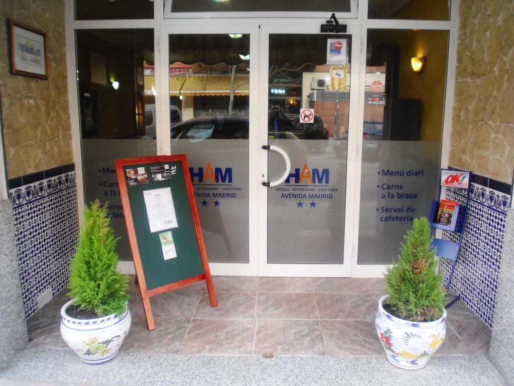Hostal Restaurante Avenida De Madrid Тарраса Екстер'єр фото