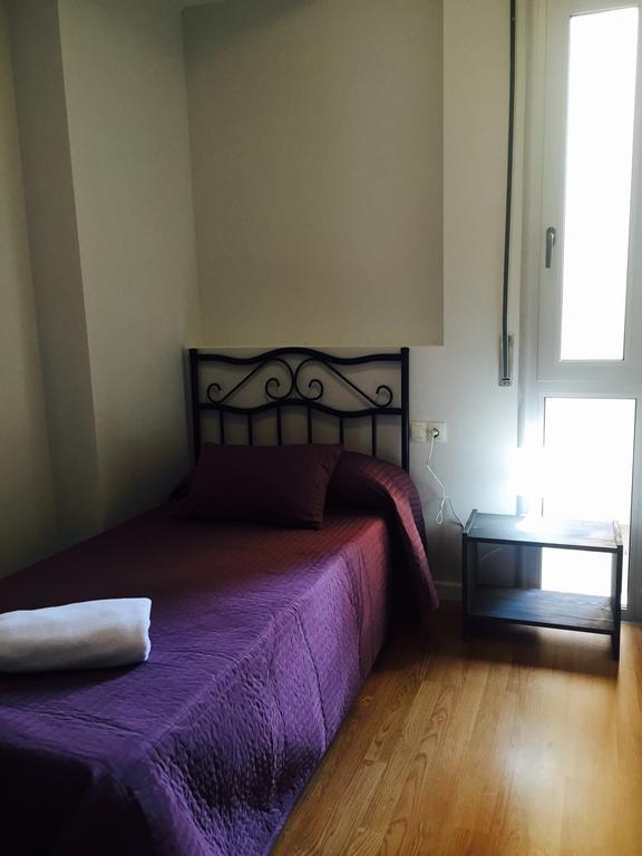 Hostal Restaurante Avenida De Madrid Тарраса Екстер'єр фото