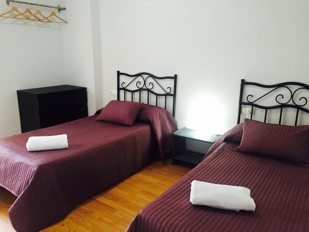 Hostal Restaurante Avenida De Madrid Тарраса Екстер'єр фото