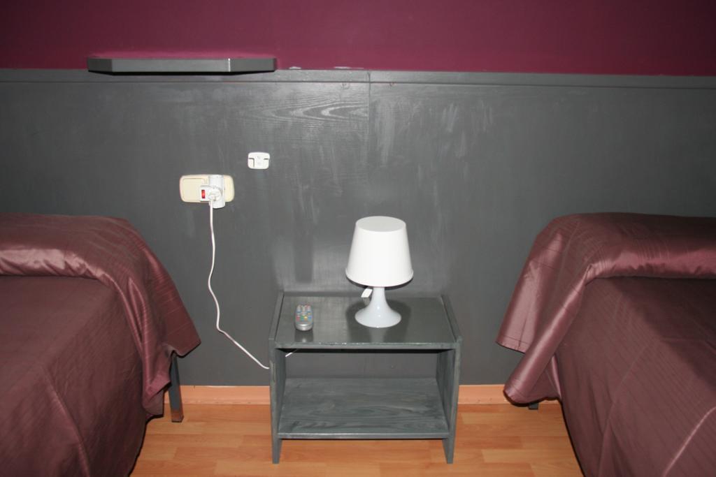 Hostal Restaurante Avenida De Madrid Тарраса Екстер'єр фото