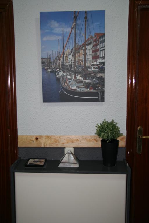 Hostal Restaurante Avenida De Madrid Тарраса Екстер'єр фото