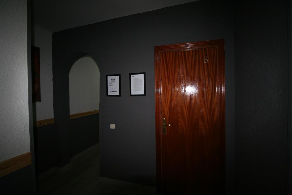 Hostal Restaurante Avenida De Madrid Тарраса Екстер'єр фото