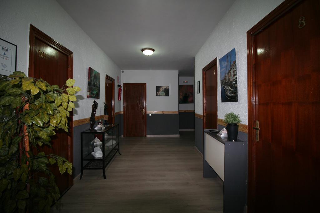 Hostal Restaurante Avenida De Madrid Тарраса Екстер'єр фото