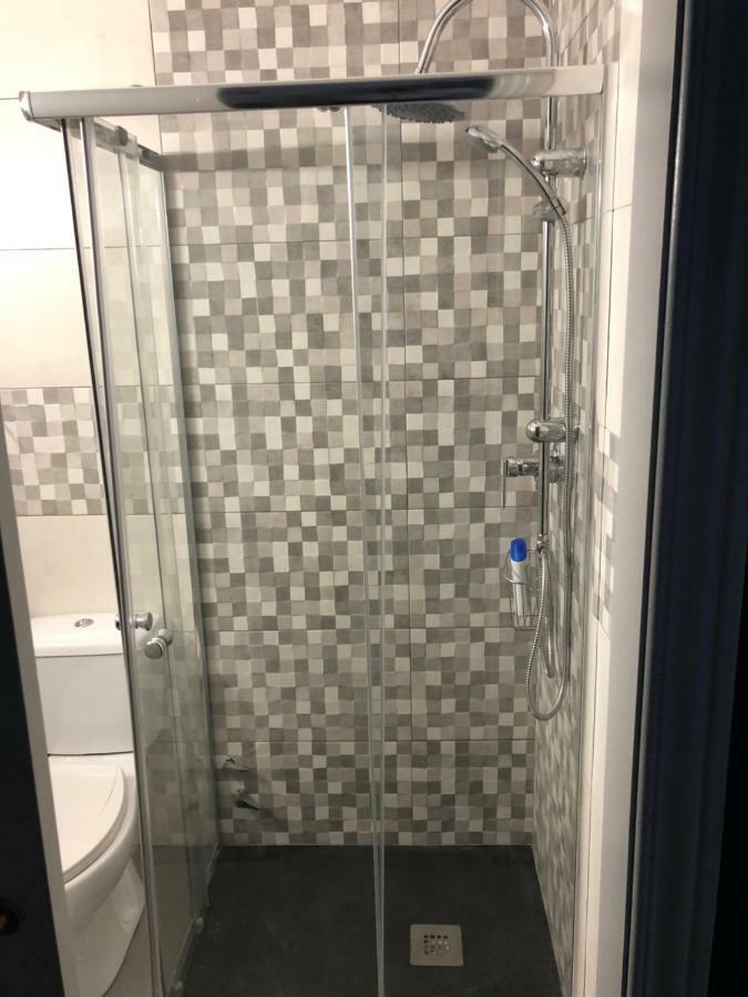 Hostal Restaurante Avenida De Madrid Тарраса Екстер'єр фото